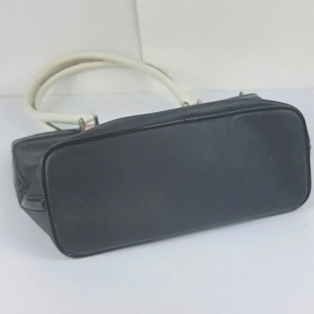 Guess Shoulder Bag‎